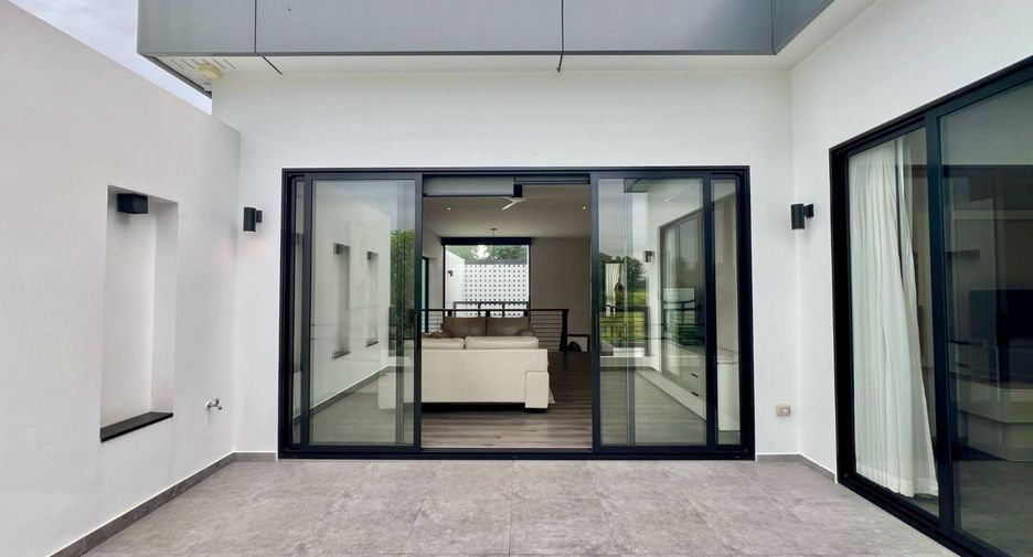 For sale 4 bedrooms villa in Hang Dong, Chiang Mai