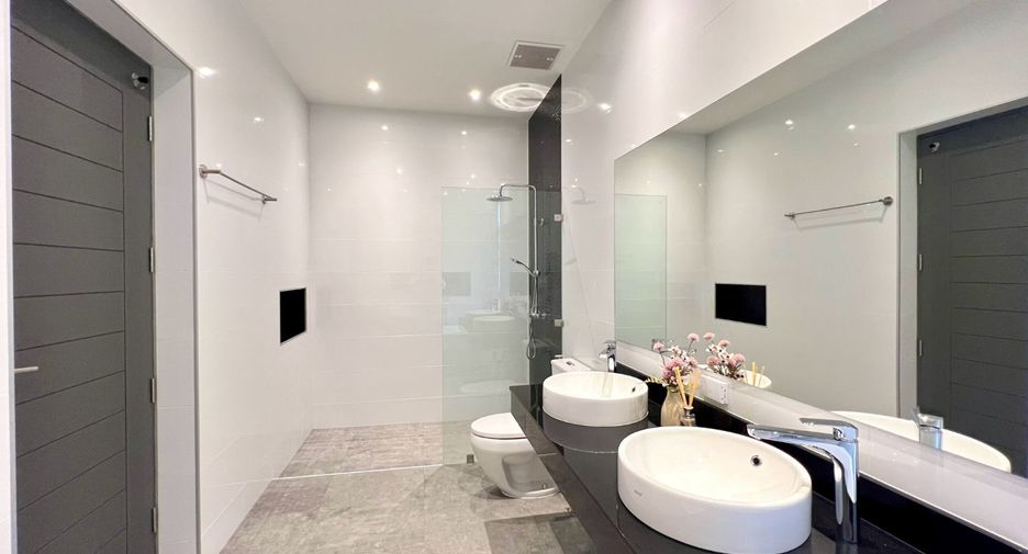For sale 4 bedrooms villa in Hang Dong, Chiang Mai