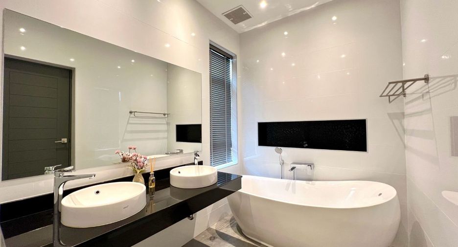 For sale 4 bedrooms villa in Hang Dong, Chiang Mai