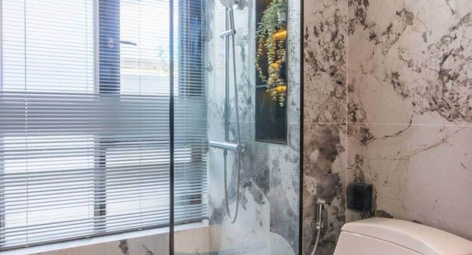 Haus zum Kauf mit 4 Zimmer in Bang Lamung, Chonburi