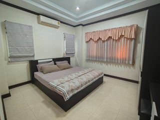 Casa en alquiler de 3 habitaciones en Bang Lamung, Chonburi