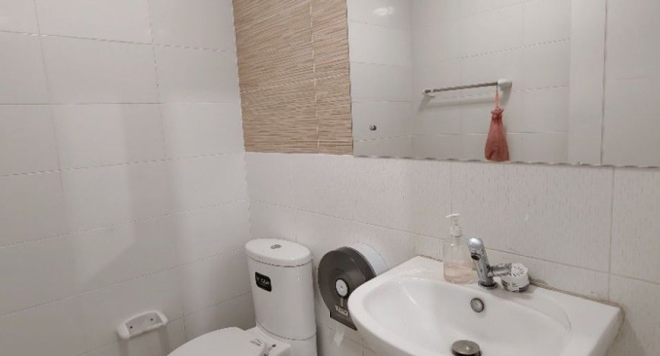 Casa adosada en venta de 3 habitaciones en Suan Luang, Bangkok