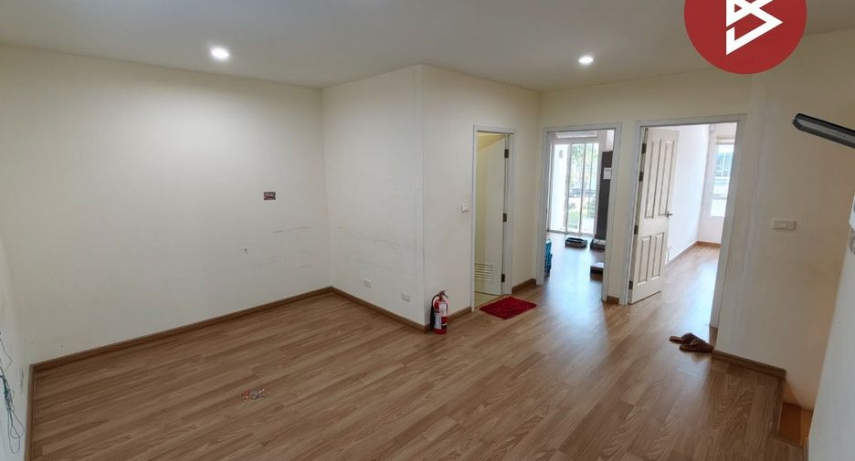 Casa adosada en venta de 3 habitaciones en Suan Luang, Bangkok