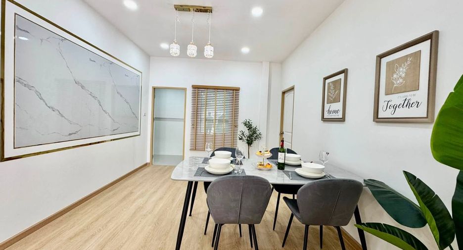 For sale 3 bedrooms house in Si Racha, Chonburi