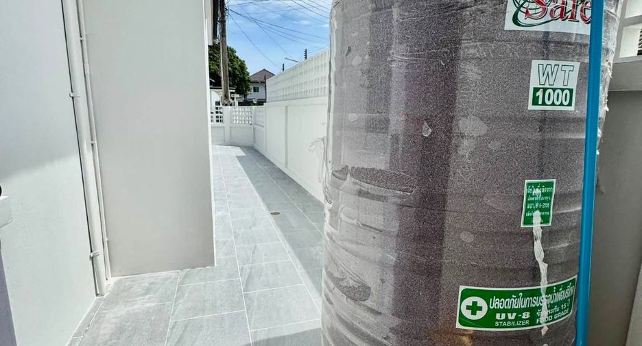 For sale 3 bedrooms house in Si Racha, Chonburi