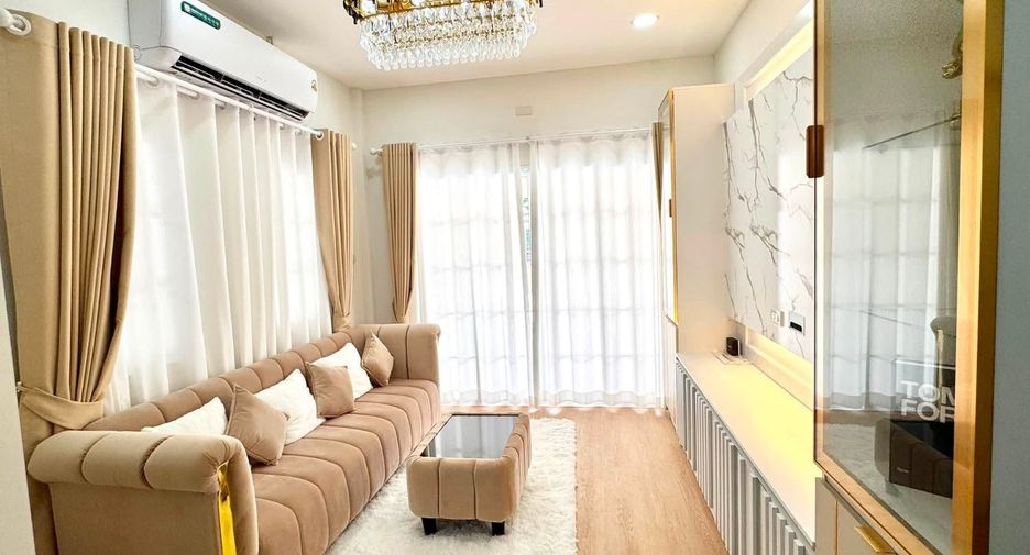 For sale 3 bedrooms house in Si Racha, Chonburi