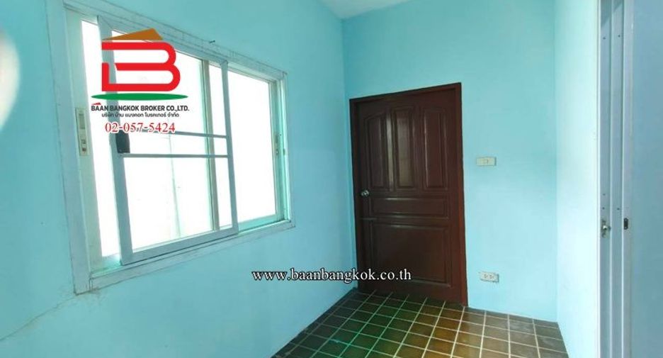 Gewerbefläche zum Kauf mit 3 Zimmer in Lam Luk Ka, Pathum Thani