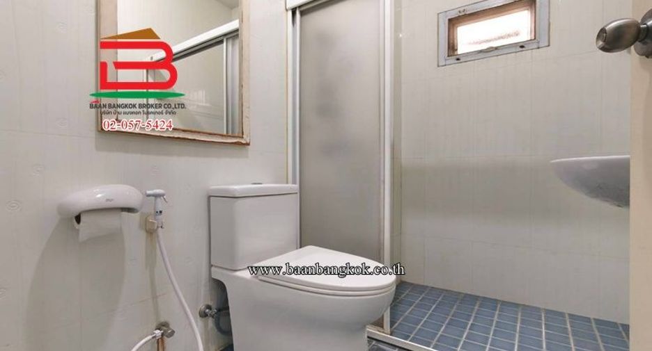Gewerbefläche zum Kauf mit 3 Zimmer in Lam Luk Ka, Pathum Thani