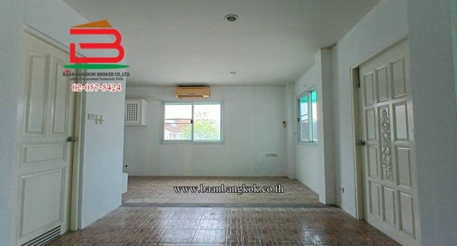 Gewerbefläche zum Kauf mit 3 Zimmer in Lam Luk Ka, Pathum Thani