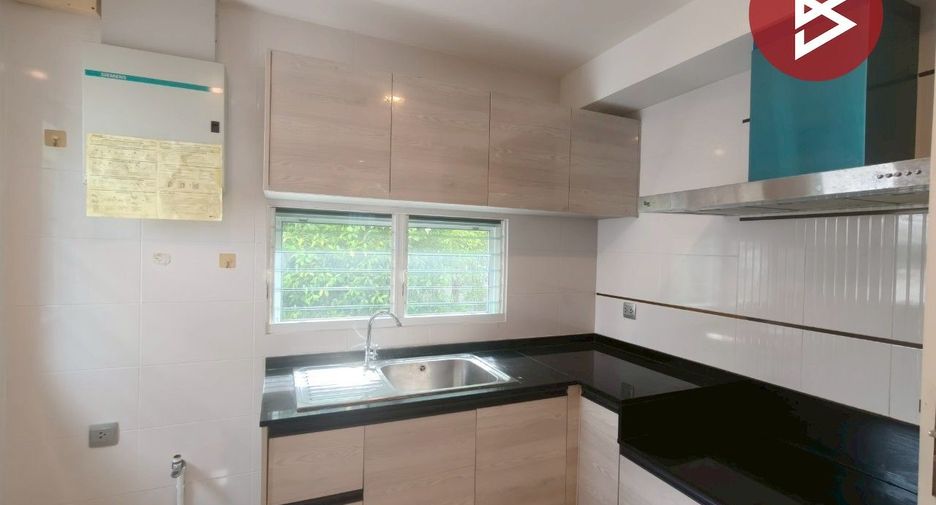 For sale 3 bedrooms house in Lat Krabang, Bangkok