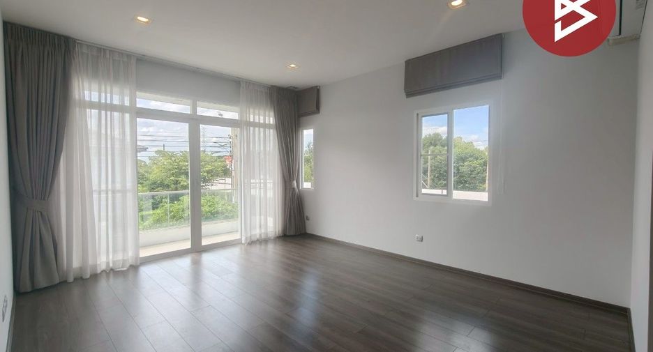 For sale 3 bedrooms house in Lat Krabang, Bangkok