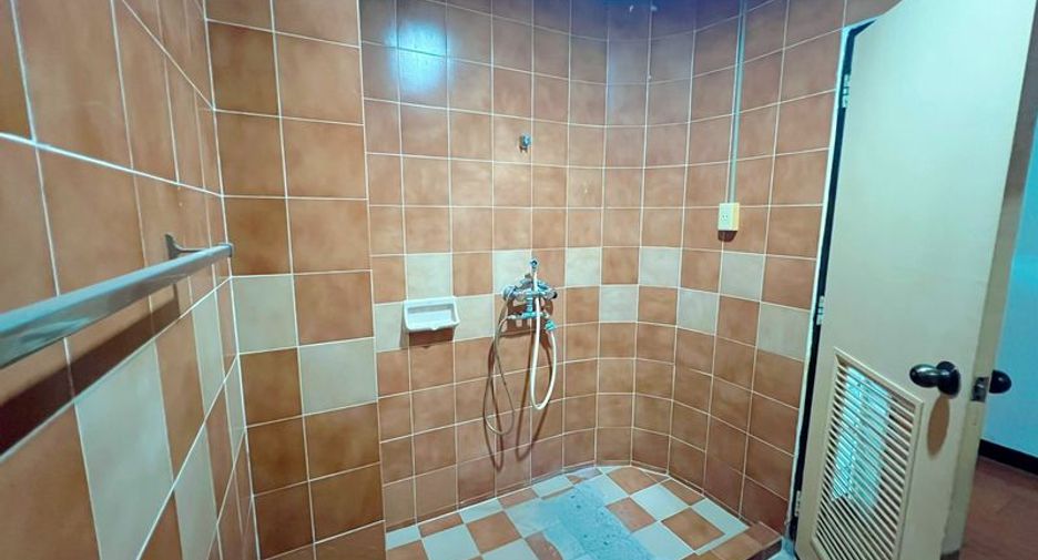 À vendre 2 chambres condo à Si Racha, Chonburi