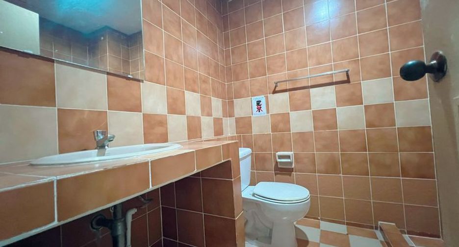 À vendre 2 chambres condo à Si Racha, Chonburi