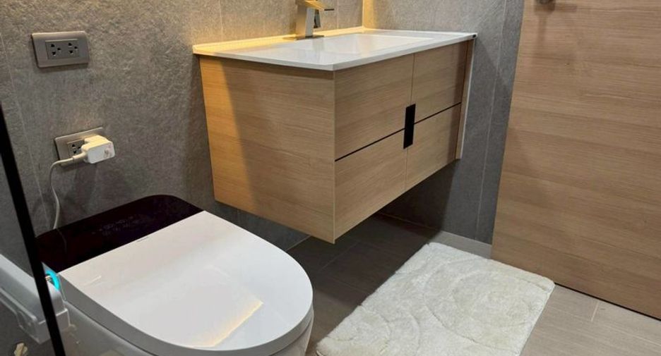 For sale 2 ベッドルーム apartment in Bang Lamung, Chonburi