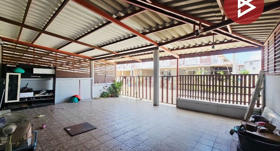For sale 3 bedrooms townhouse in Mueang Chon Buri, Chonburi