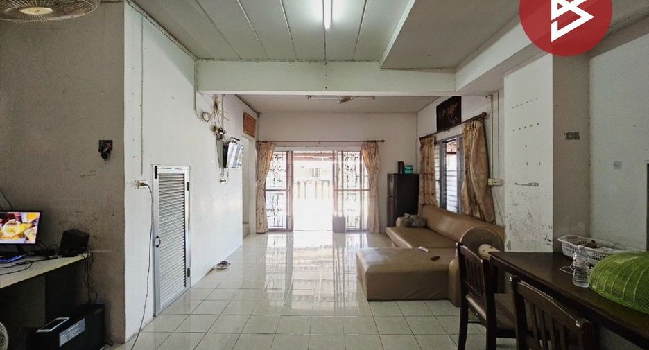 For sale 3 bedrooms townhouse in Mueang Chon Buri, Chonburi