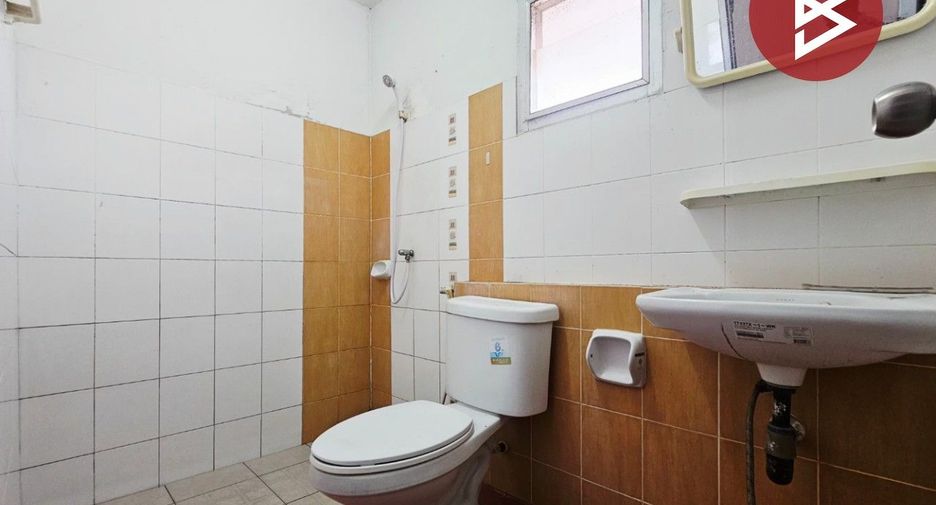 For sale 3 bedrooms townhouse in Mueang Chon Buri, Chonburi