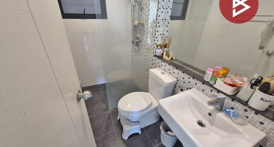 Продажа 4 спальни дом в Лат Крабанг, Бангкок