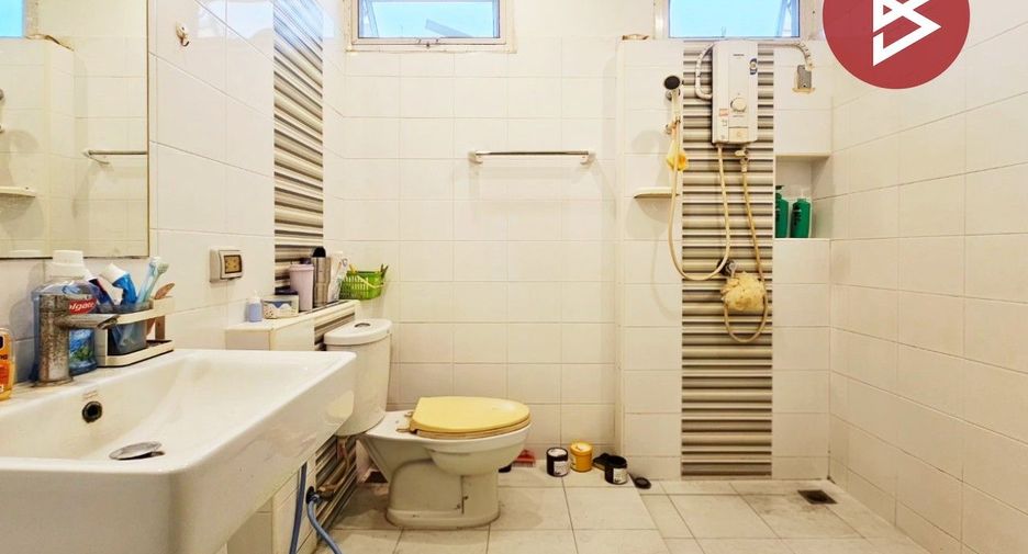 Продажа 3 спальни дом в Si Racha, Чонбури