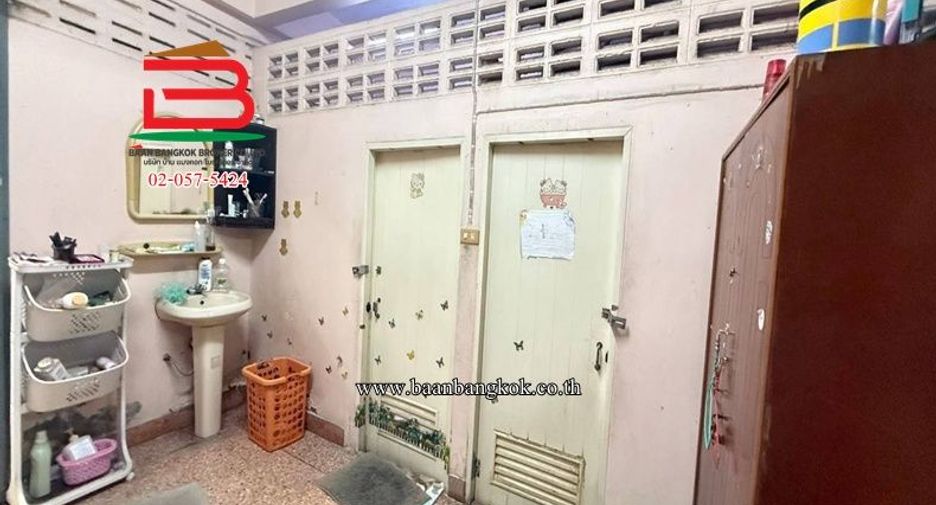 For sale 5 ベッドルーム retail Space in Nong Khae, Saraburi