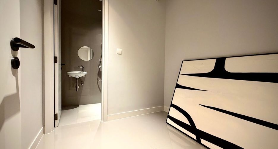 For rent 3 bedrooms condo in Sathon, Bangkok