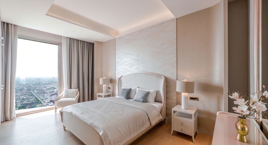 For rent 3 bedrooms condo in Khlong San, Bangkok