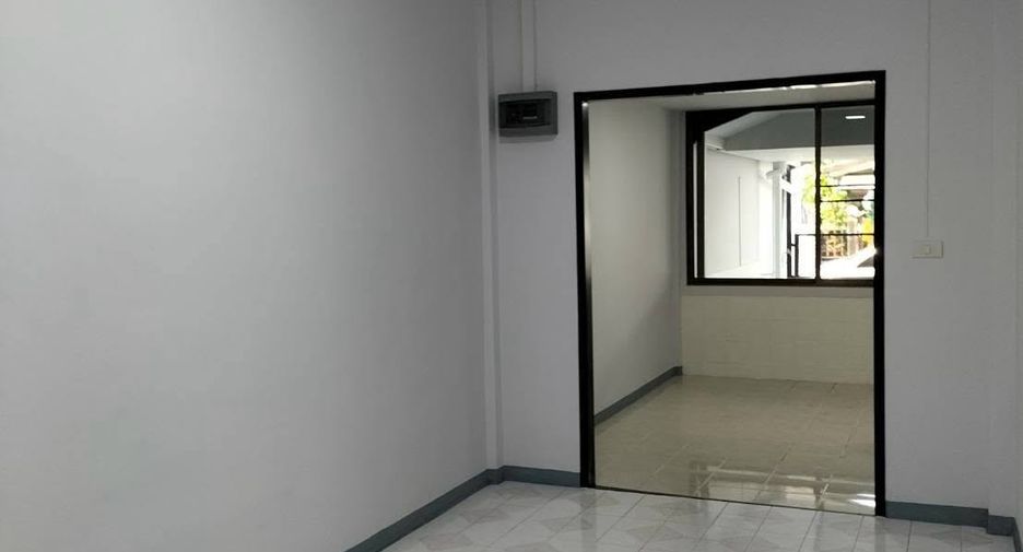 For sale 2 ベッドルーム townhouse in San Sai, Chiang Mai