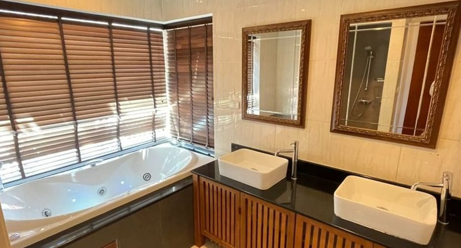 For rent 5 bedrooms villa in Bang Lamung, Chonburi