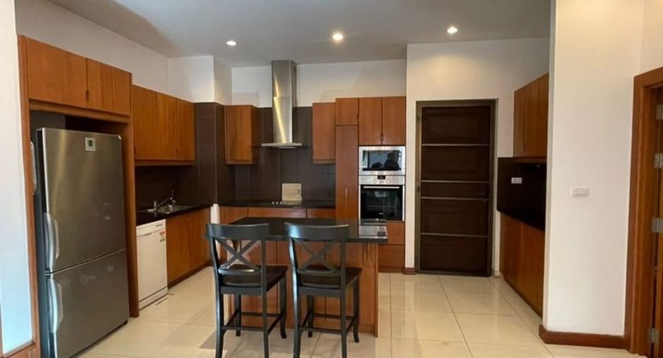 For rent 5 bedrooms villa in Bang Lamung, Chonburi