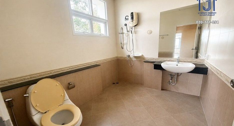 Casa adosada en venta de 3 habitaciones en Lak Si, Bangkok