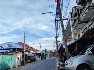 Продажа 3 спальни торговое помещение в Mueang Samut Prakan, Самутпракан