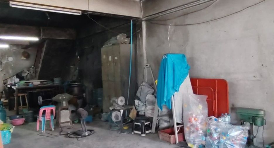 Продажа 3 спальни торговое помещение в Mueang Samut Prakan, Самутпракан