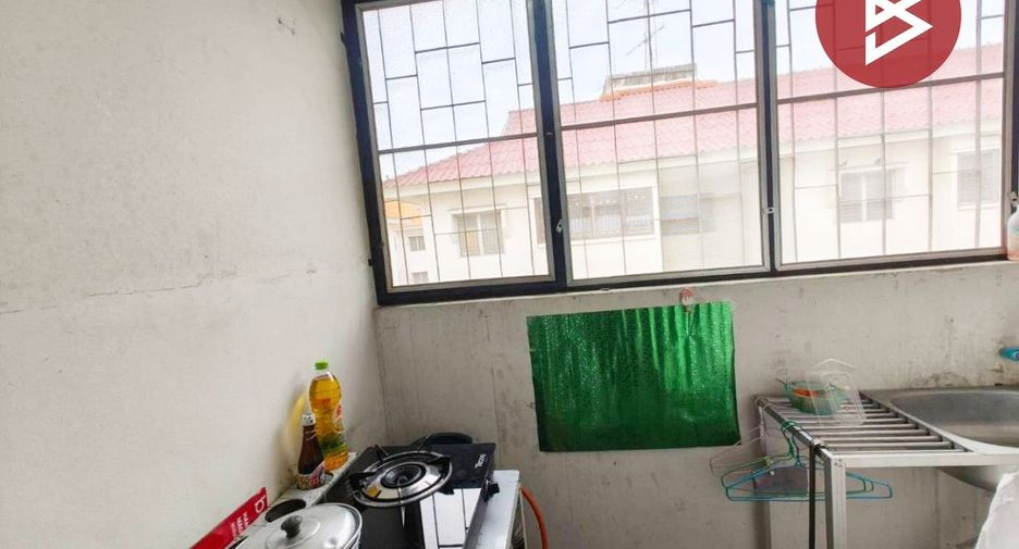 For sale 1 bed condo in Mueang Samut Prakan, Samut Prakan