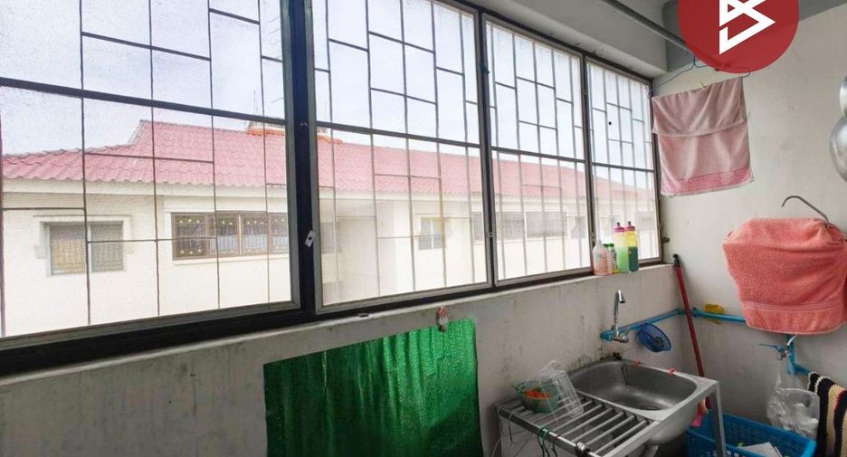 For sale 1 bed condo in Mueang Samut Prakan, Samut Prakan
