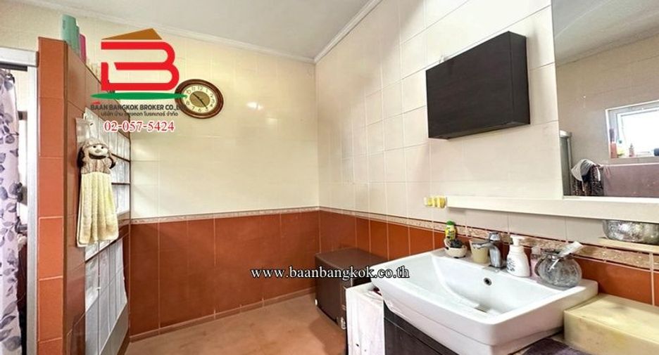 For sale 4 bedrooms house in Pak Kret, Nonthaburi