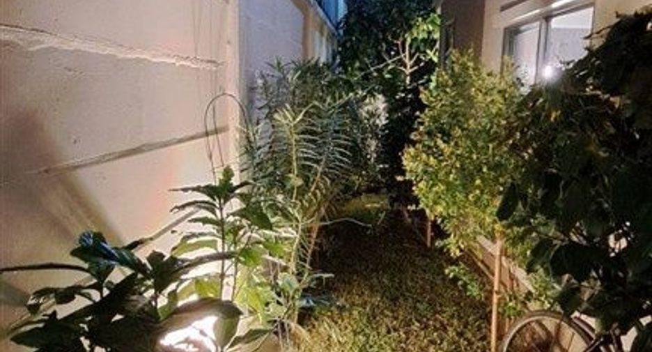For sale 4 ベッドルーム townhouse in Sai Mai, Bangkok