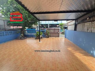 Casa adosada en venta de 2 habitaciones en Saphan Sung, Bangkok