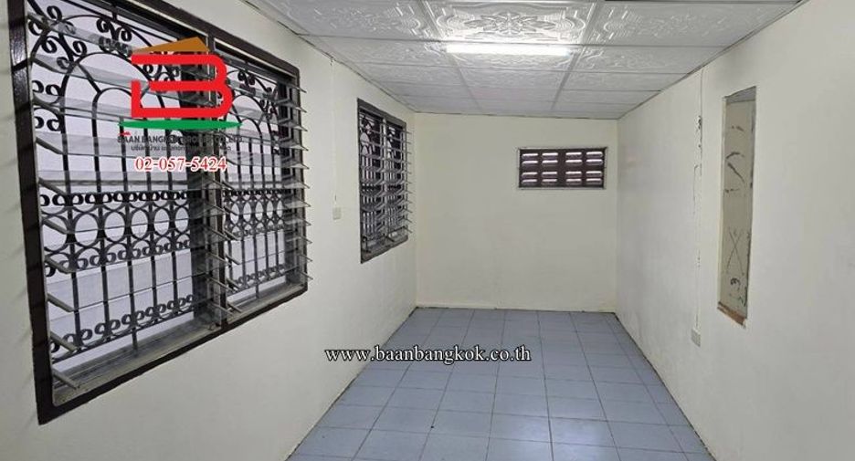 Casa adosada en venta de 2 habitaciones en Saphan Sung, Bangkok