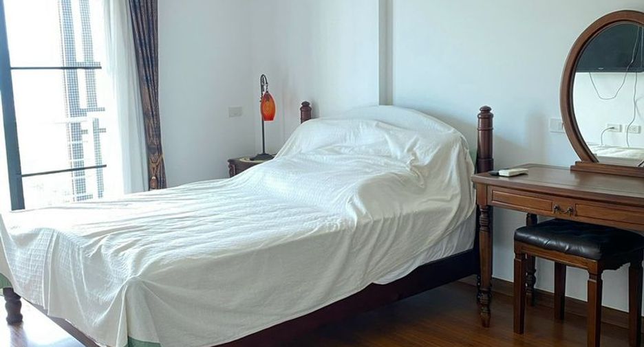 For rent and for sale 1 bed condo in Si Racha, Chonburi