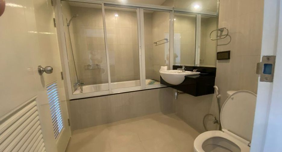 For rent and for sale 1 bed condo in Si Racha, Chonburi