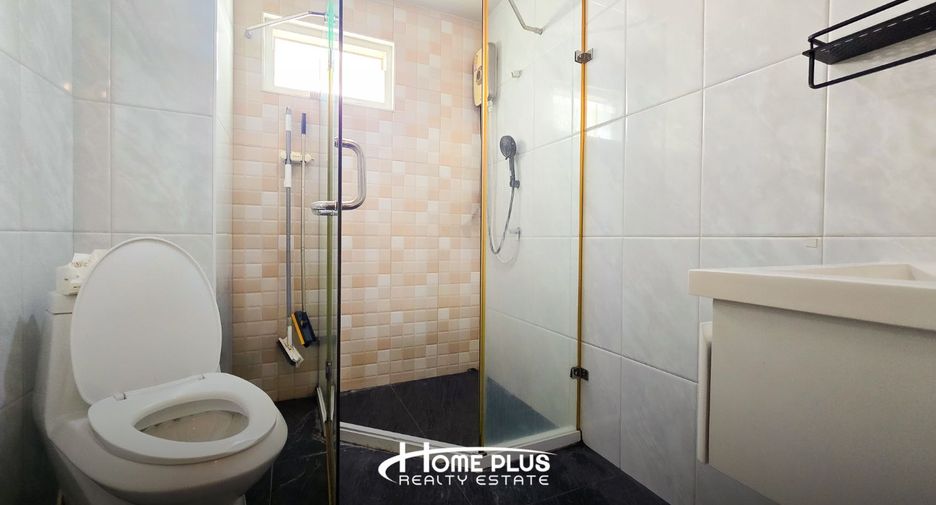 For sale 1 bed condo in Thon Buri, Bangkok