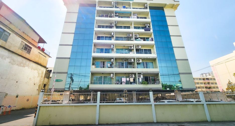For sale 1 bed condo in Thon Buri, Bangkok