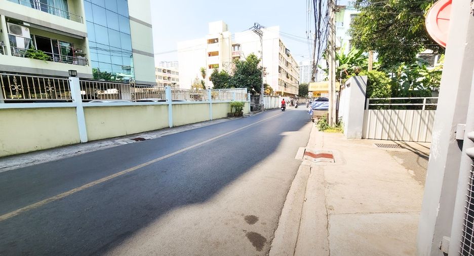 For sale 1 bed condo in Thon Buri, Bangkok