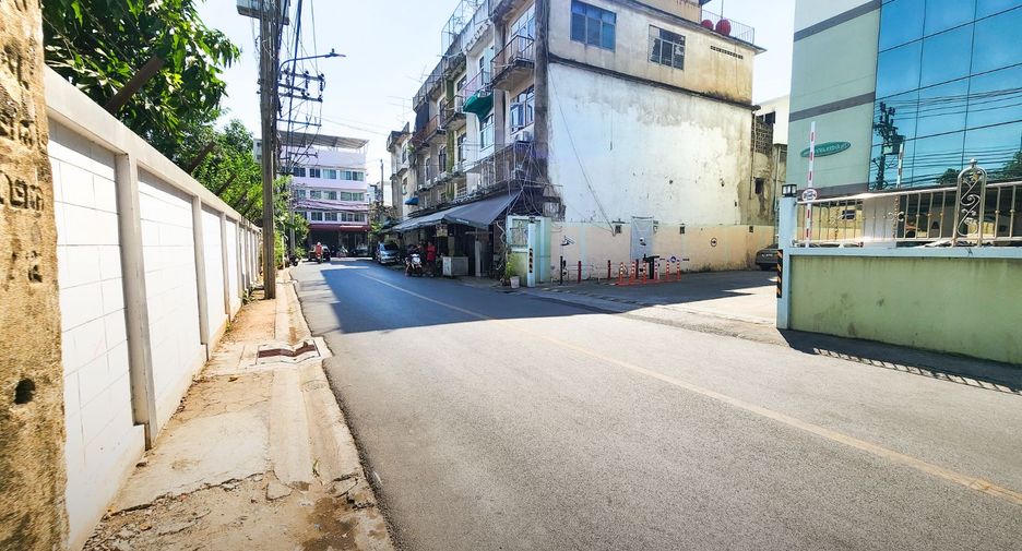 For sale 1 bed condo in Thon Buri, Bangkok