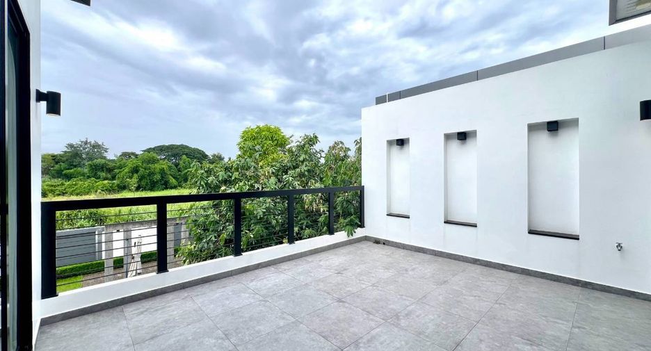 Продажа 4 спальни дом в Mueang Chiang Mai, Чианг Маи