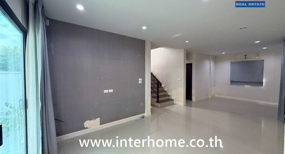 Haus zum Kauf mit 3 Zimmer in Khlong Sam Wa, Bangkok