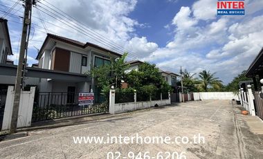 Haus zum Kauf mit 3 Zimmer in Khlong Sam Wa, Bangkok