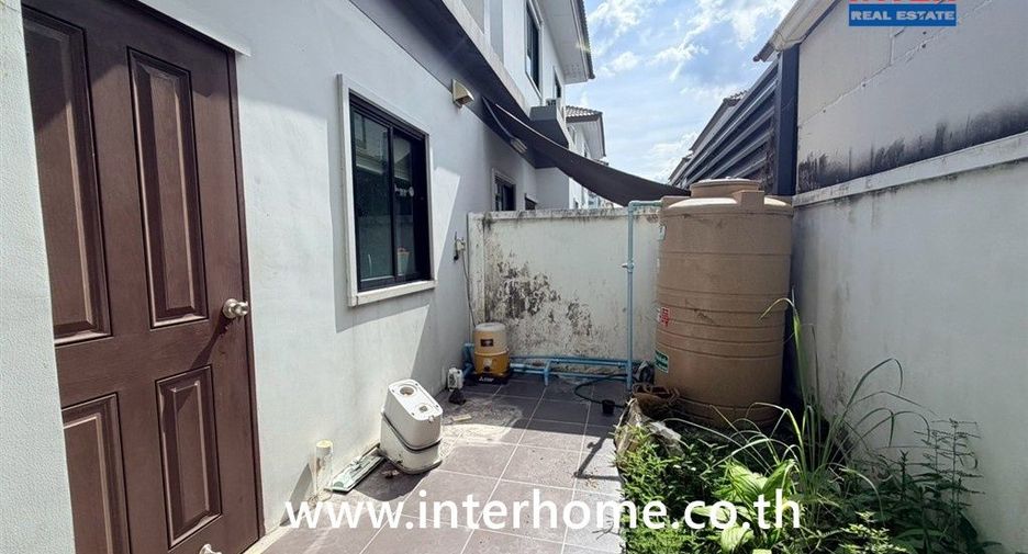 Haus zum Kauf mit 3 Zimmer in Khlong Sam Wa, Bangkok