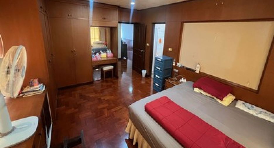 Продажа 4 спальни дом в Лат Пхрао, Бангкок