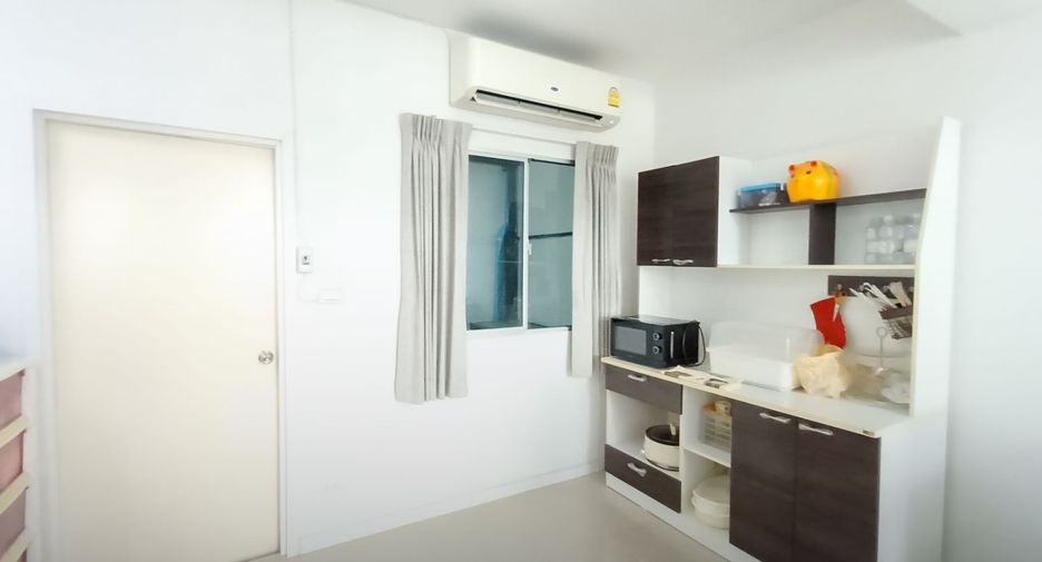 Casa adosada en venta de 3 habitaciones en Bang Phli, Samut Prakan